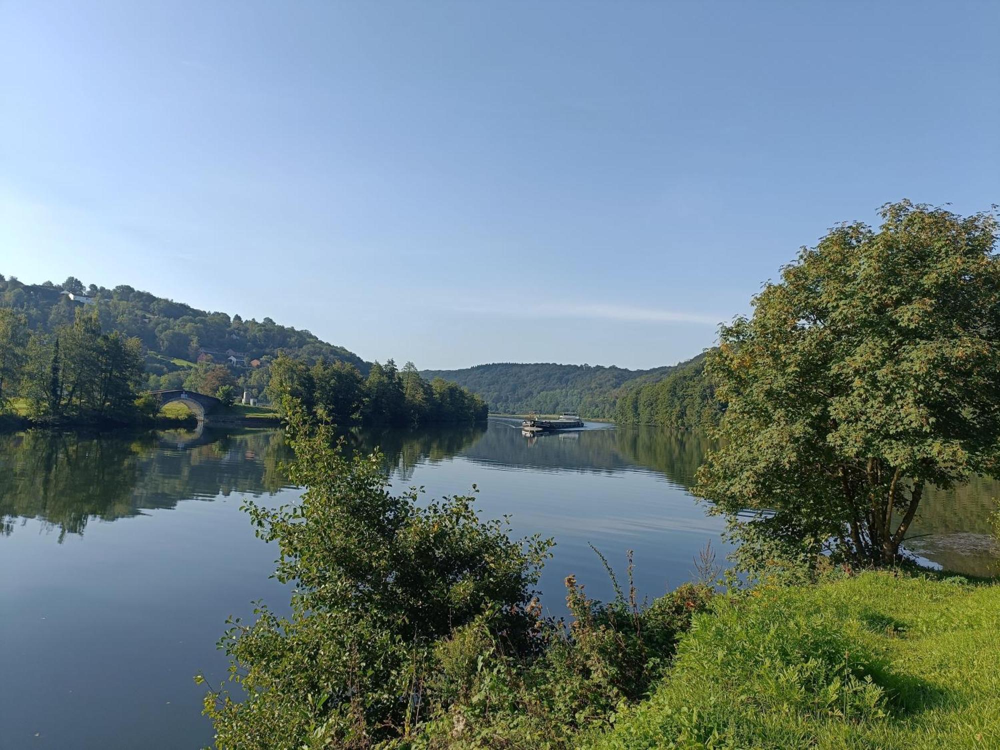 2pas2meuse Apartment